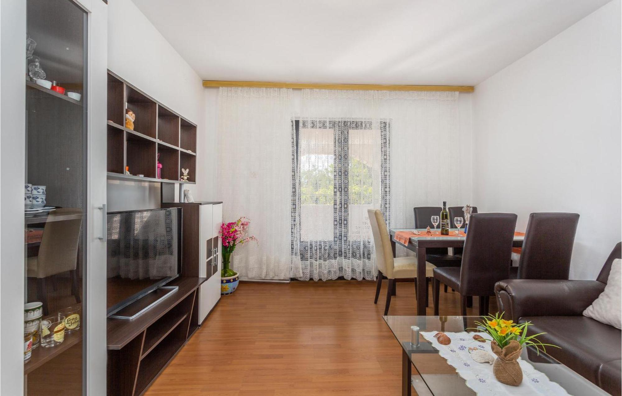 Gorgeous Apartment In Pinezici With Kitchen Экстерьер фото